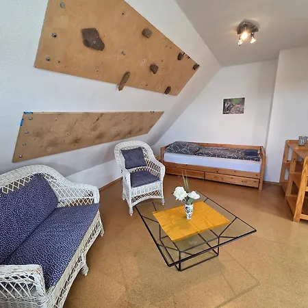 Apartment Ruhiges Mit Garten